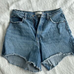 Abercrombie curve love dad short high rise size 10